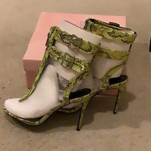**Never worn** Lime Snakeskin designed open toe, heeled bootie